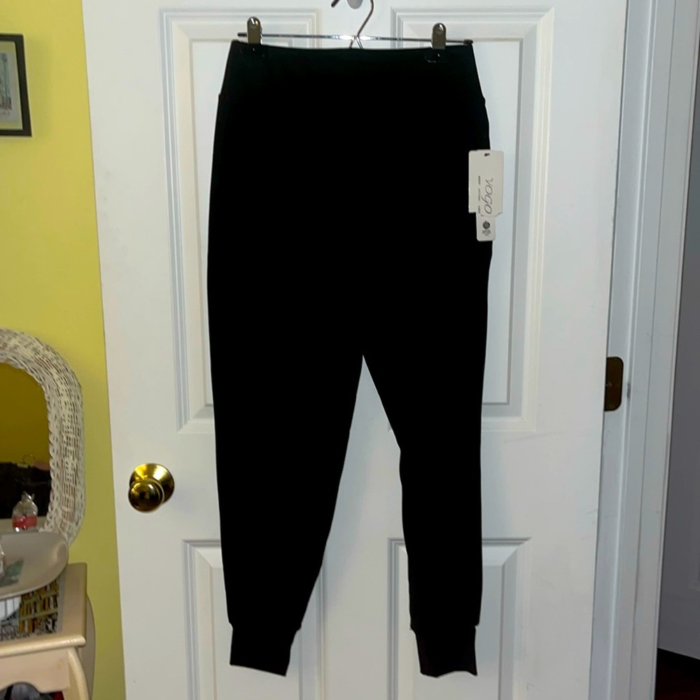 NWT! Women’s Black Nylon Joggers. Size Medium. Slash front pockets